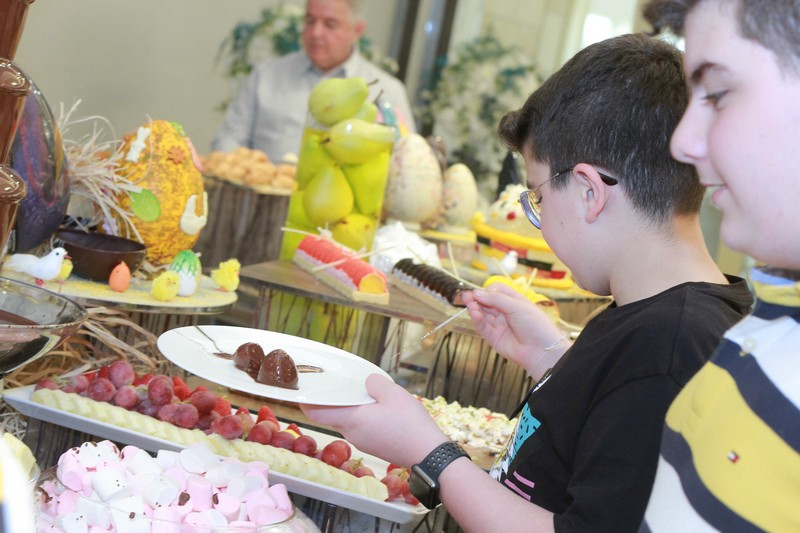 Easter Sunday Lunch at Kempinski Summerland Hotel & Resort